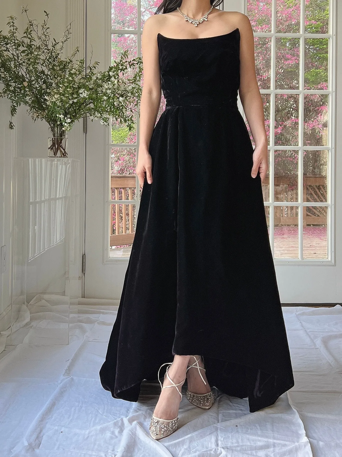 1960s Pauline Trigere Darted Scoop Neck Velvet Gown - XS/S
