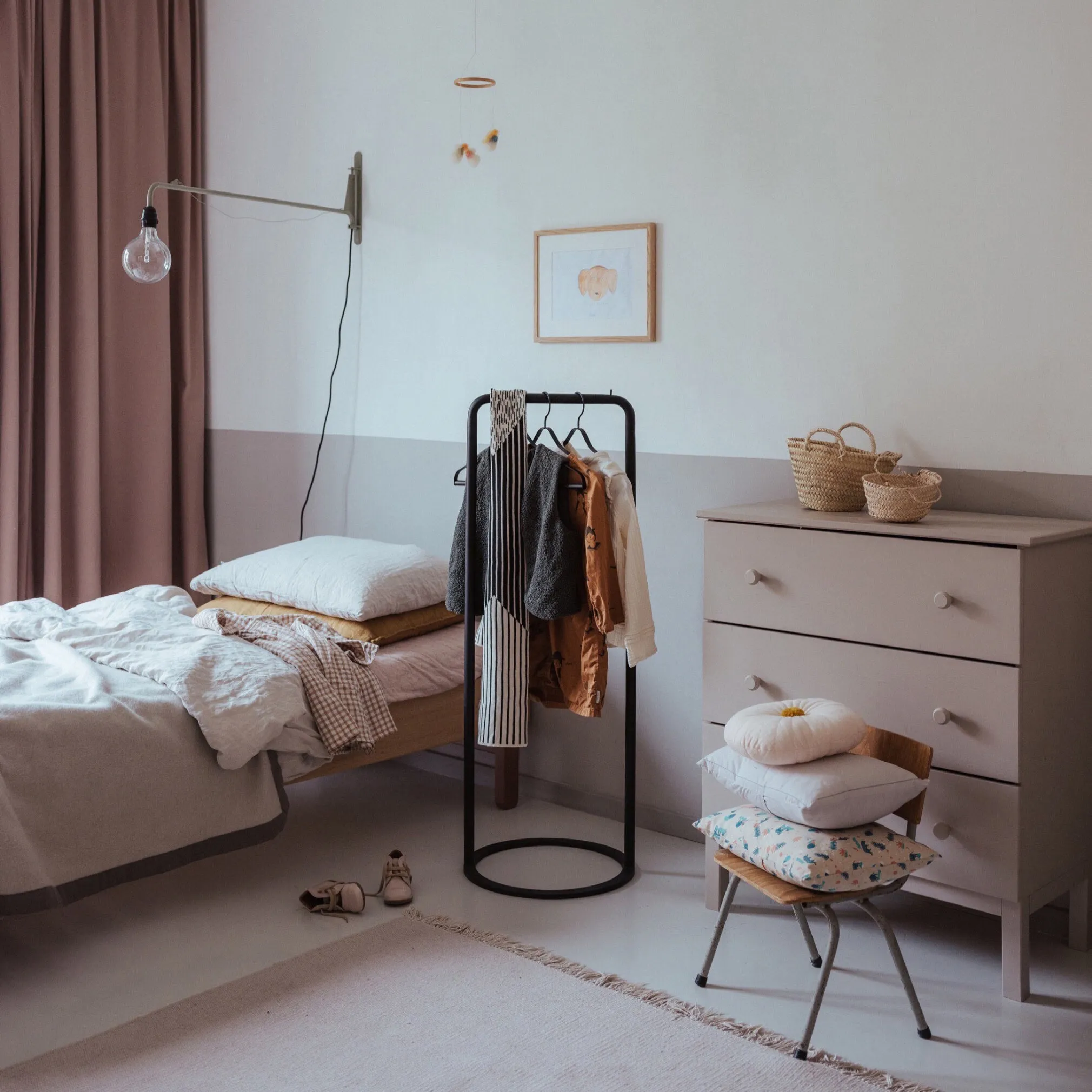 O&O Clothes Rack
