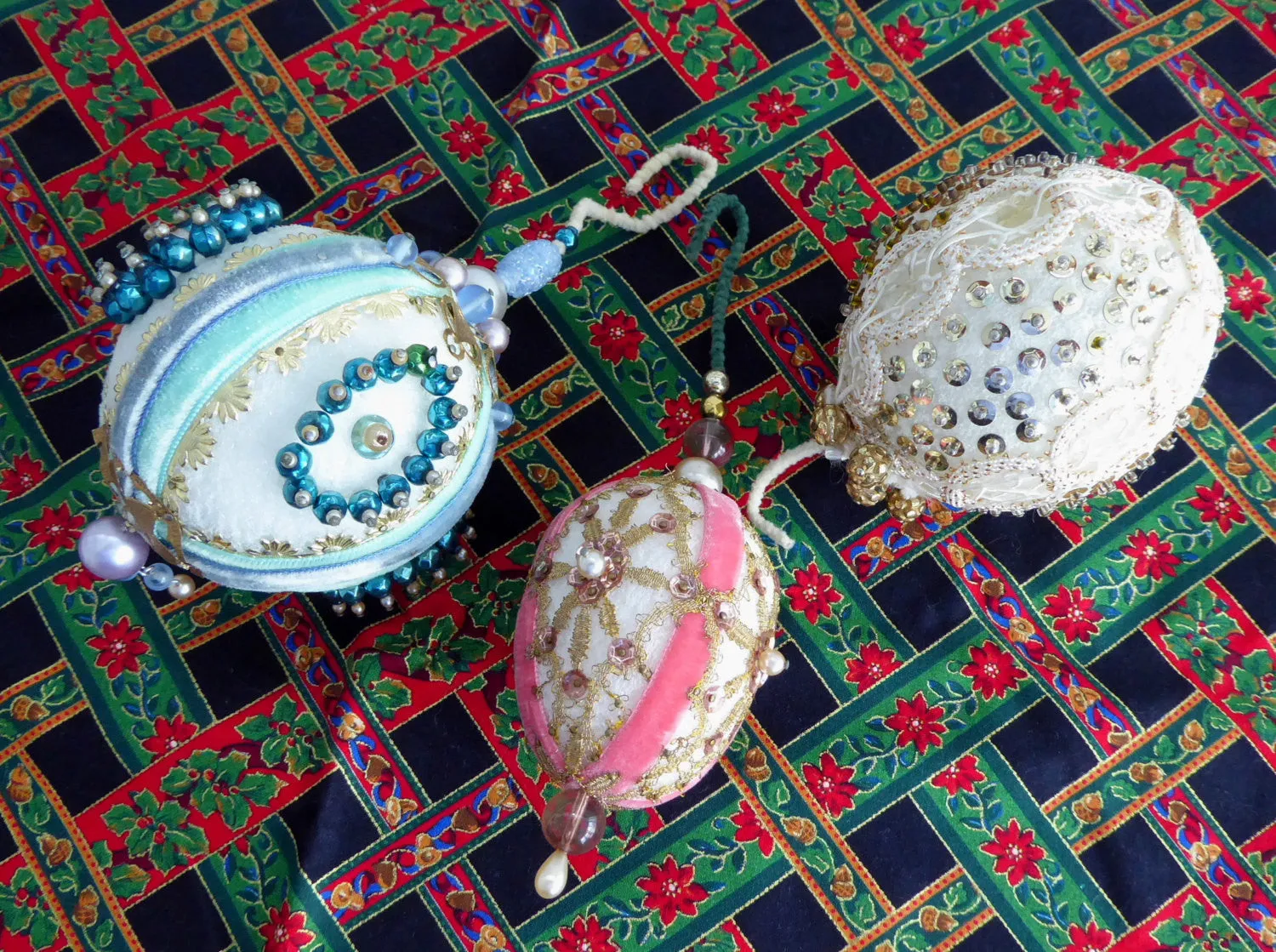 Set 1950s Beaded Christmas Tree Ornaments 3 Pink Aqua Gold Bullion Lace 1950s Mercury Glass Beads