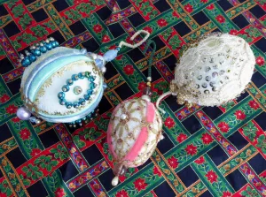Set 1950s Beaded Christmas Tree Ornaments 3 Pink Aqua Gold Bullion Lace 1950s Mercury Glass Beads