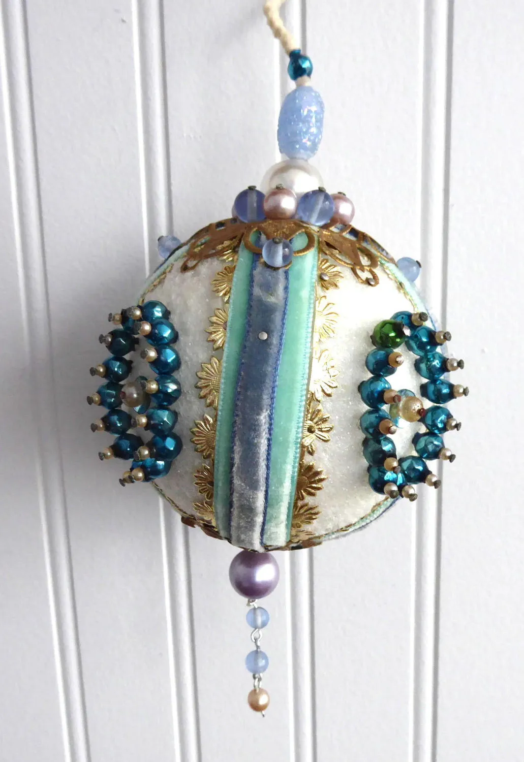 Set 1950s Beaded Christmas Tree Ornaments 3 Pink Aqua Gold Bullion Lace 1950s Mercury Glass Beads